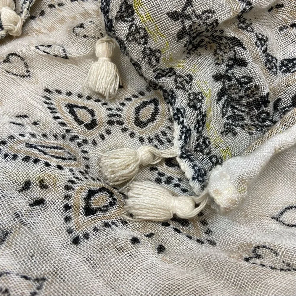 Ladies Long Tassel End Gauzy Boho Print Scarf Appr‎ 30” x 77”